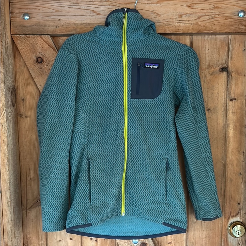 Patagonia Green Full-Zip Jacket with Yellow Accents